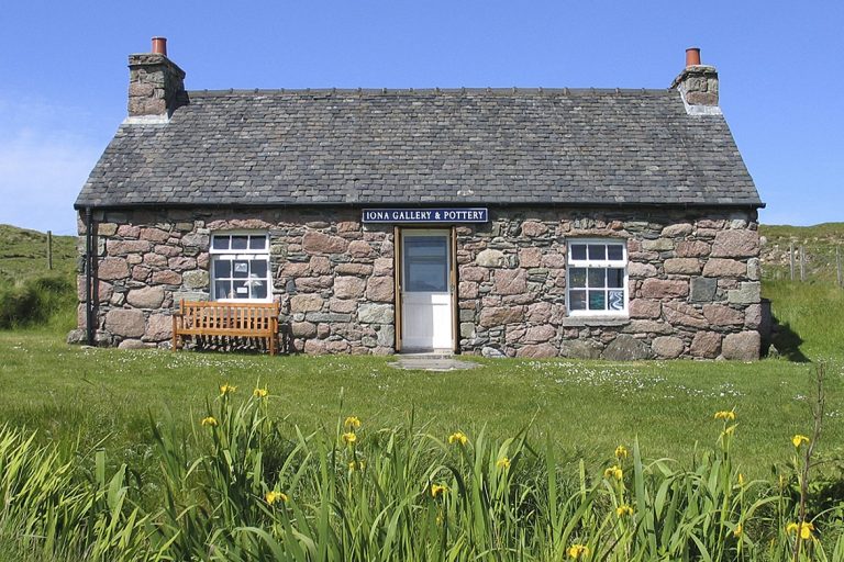 Iona Gallery and Pottery